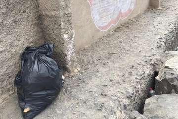 Limpieza de la escollera sur del muelle de Taliarte (Foto Pedro Martel/Wendy Cruz)